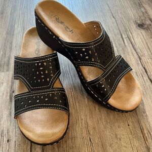 Refresh Woman’s Sandals 7.5 Pre-Loved